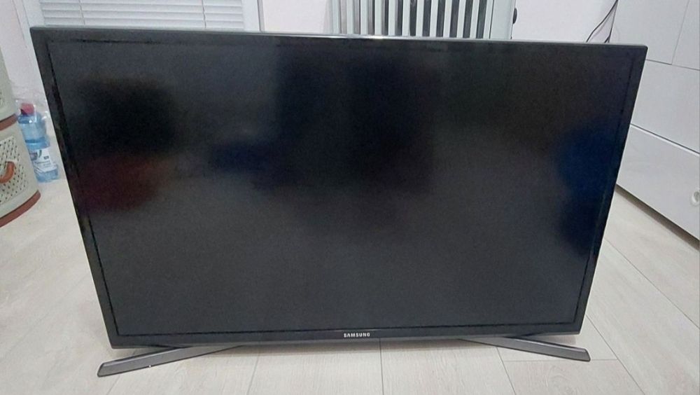 Нов МИНИ телевизор с радио и телевизор SAMSUNG 32"