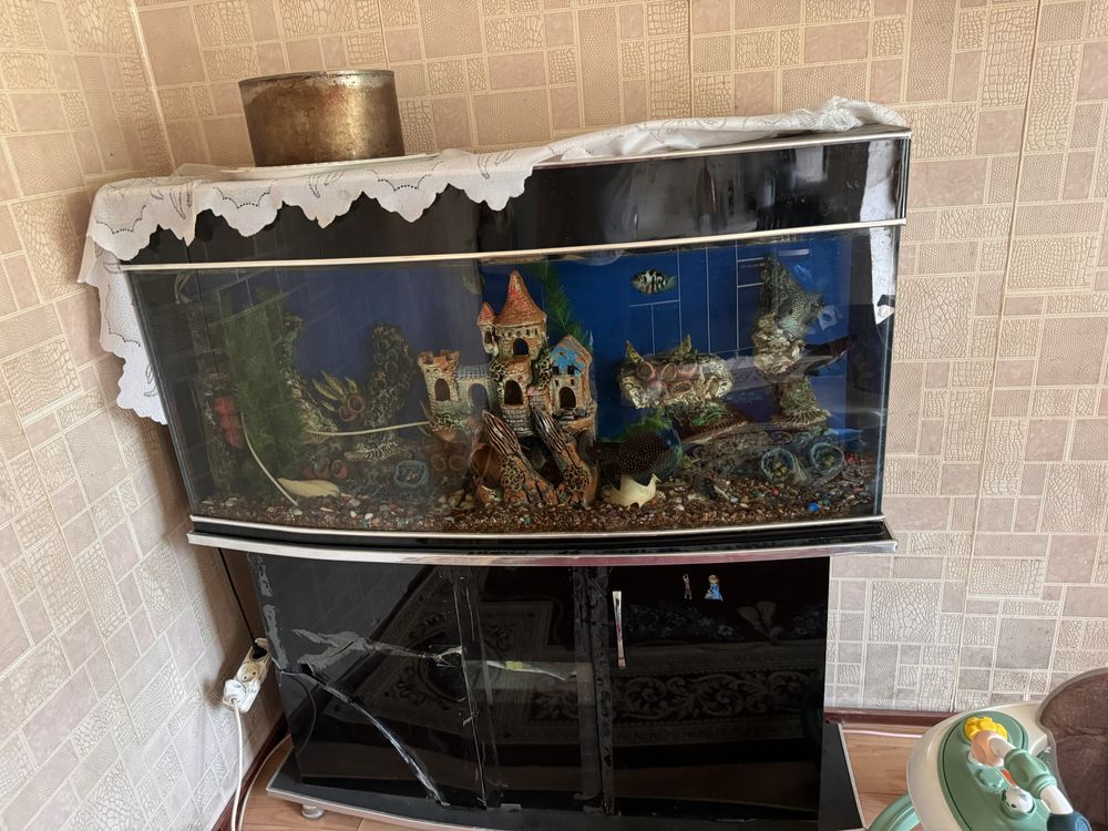 Продам. Аквариум С. Рибками