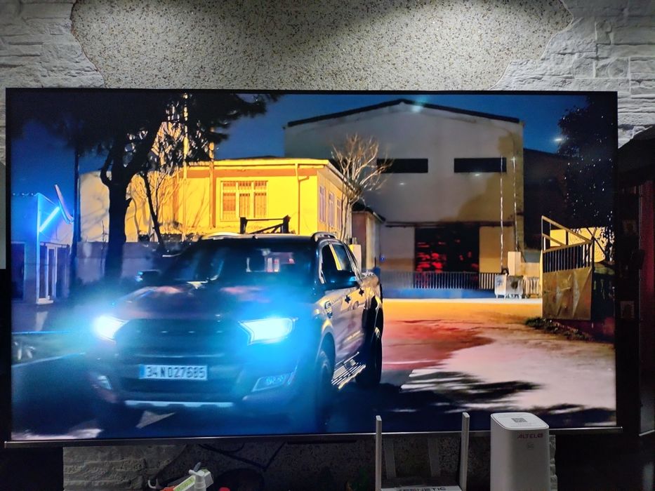 Продам телевизор диагональ 140 см QLED. 4K UHD