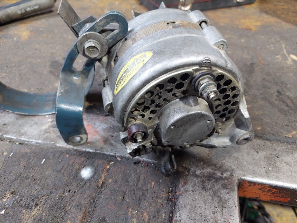 Vând alternator kubota B6200 , B 7200