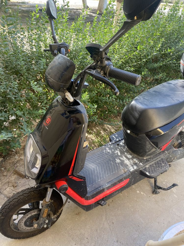 Elektroskuter sotiladi