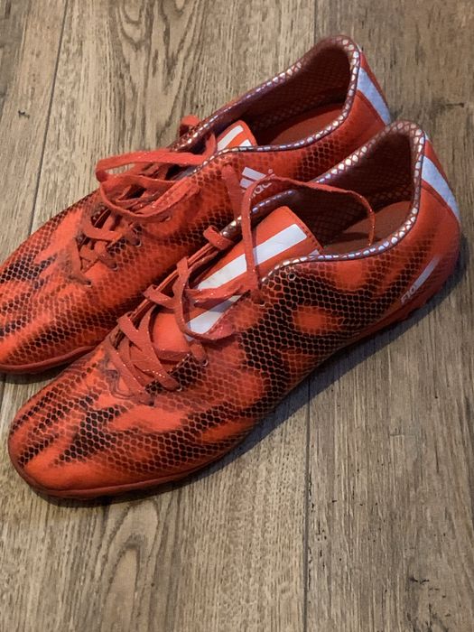 Ghete fotbal Adidas sintetic F10