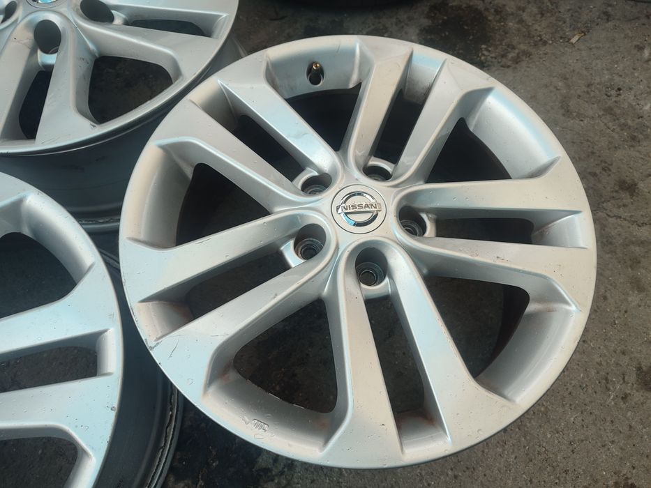 17" оригинални алуминиеви джанти Nissan Qashqai...
