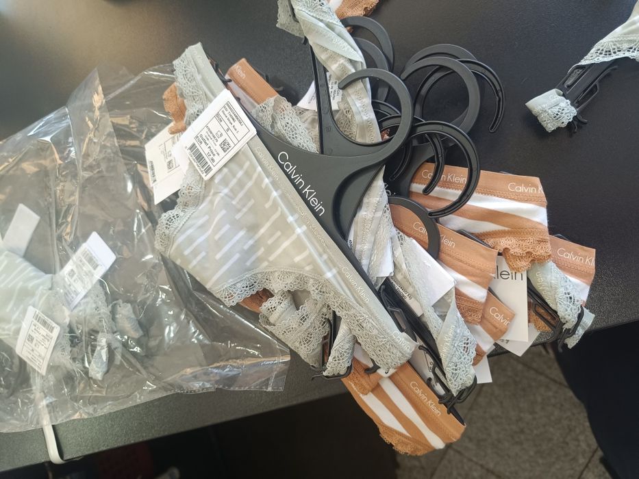 Chiloți tanga Calvin klein