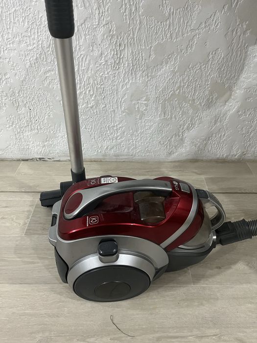 Продам пылесос б/у.