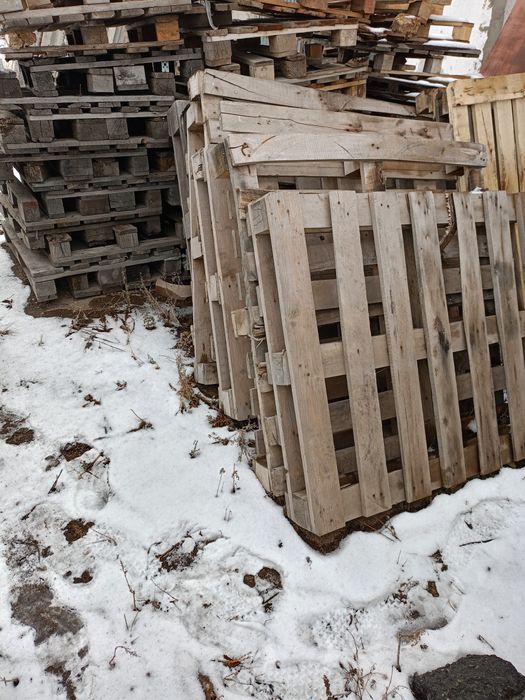 Продам паллеты размеры 2,0*0,8.  1,0*1,0.  1,2*0,8.