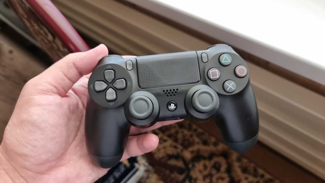 Sony DualShock 4 беспроводной контроллер.