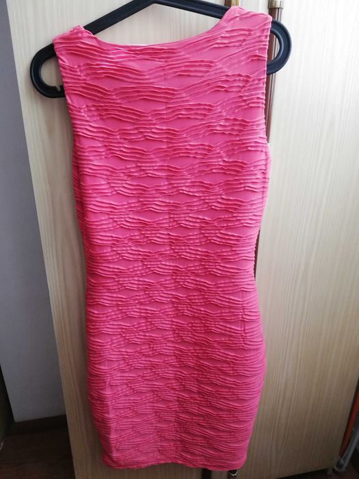 Чисто нова ластична официална рокля