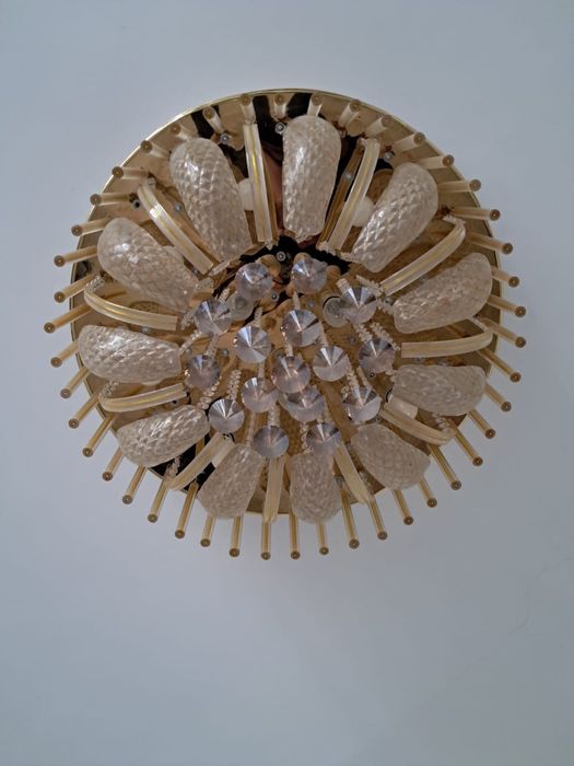 Продам люстру срочно