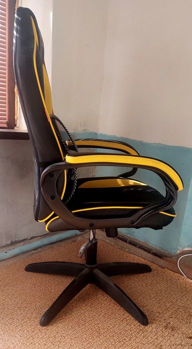 Kompyuter + Kreslo komplekt sotiladi