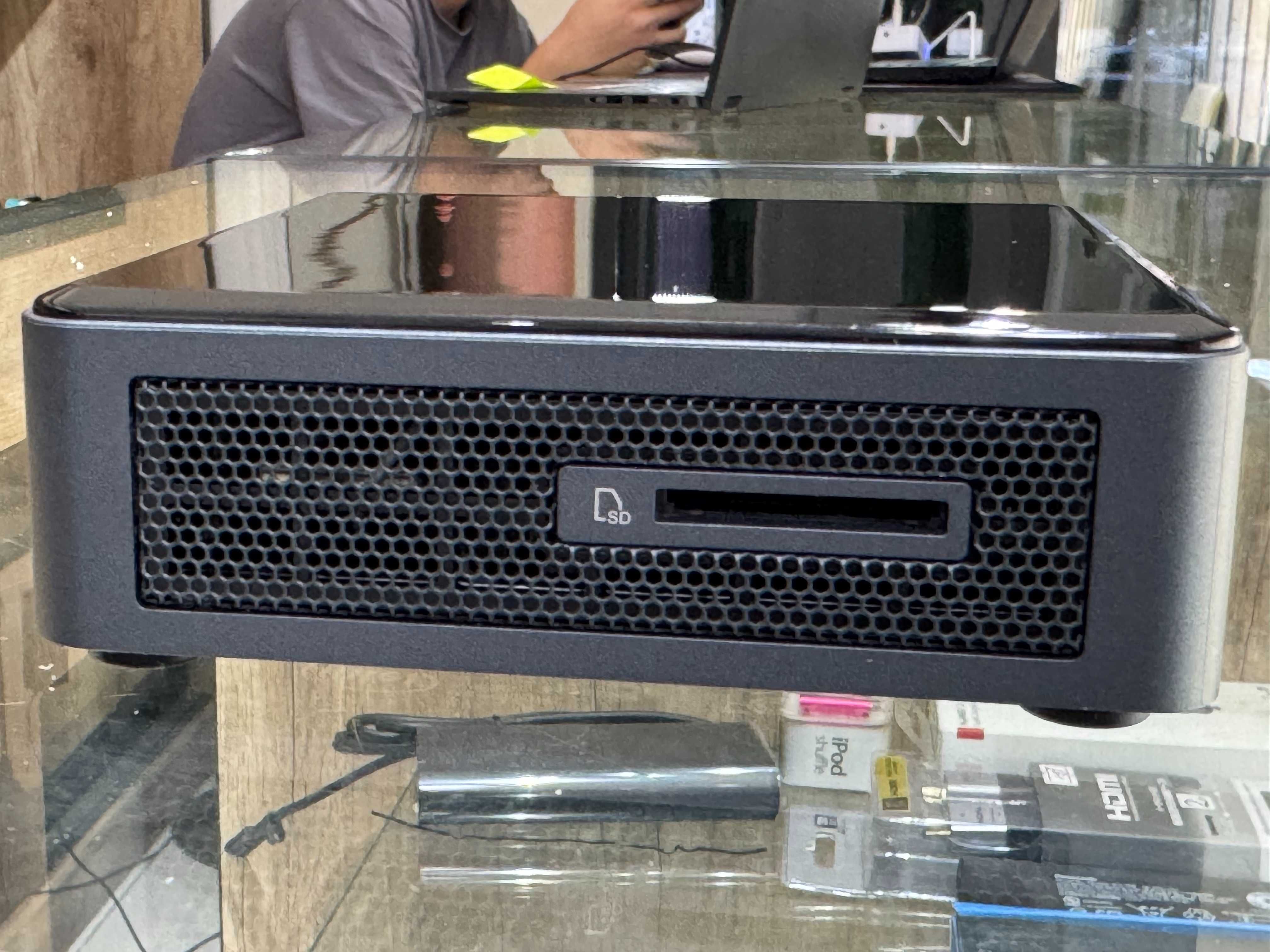 MiNi PC intel NUC10FNK intel Core i7-10710U озу16гб 256 ssd