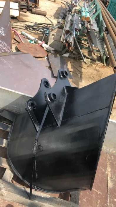 Cupa triunghiulara triunghi rigole buldoexcavator CAT, JCB, etc HARDOX