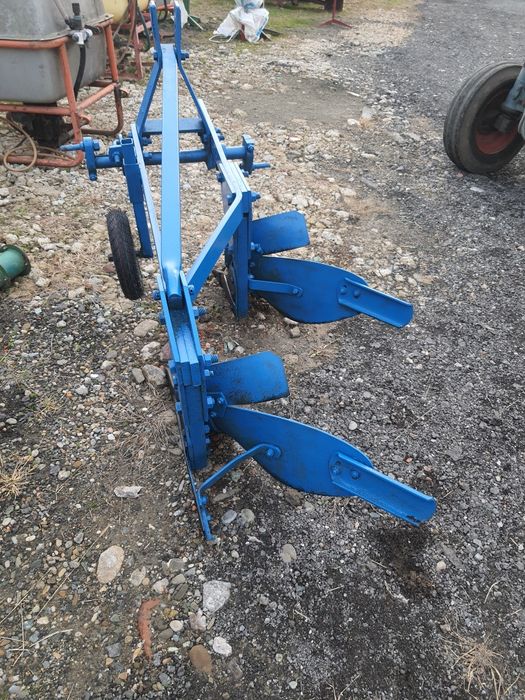 Plug 2 brezde tractor 50-60 cp