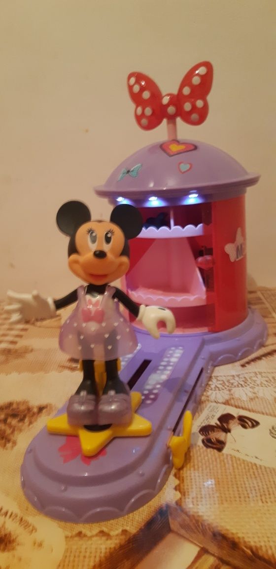 Garderoba magica a lui Minnie