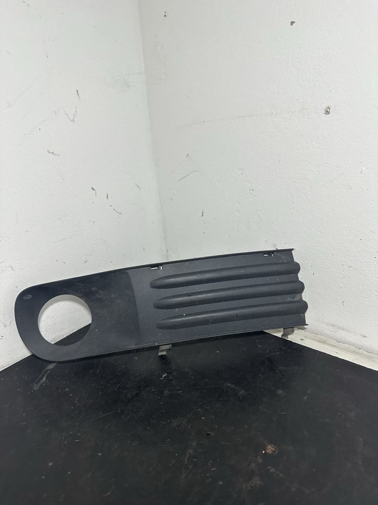 Grila proiector dreapta Volkswagen Vw T5 transporter 7H0807490B