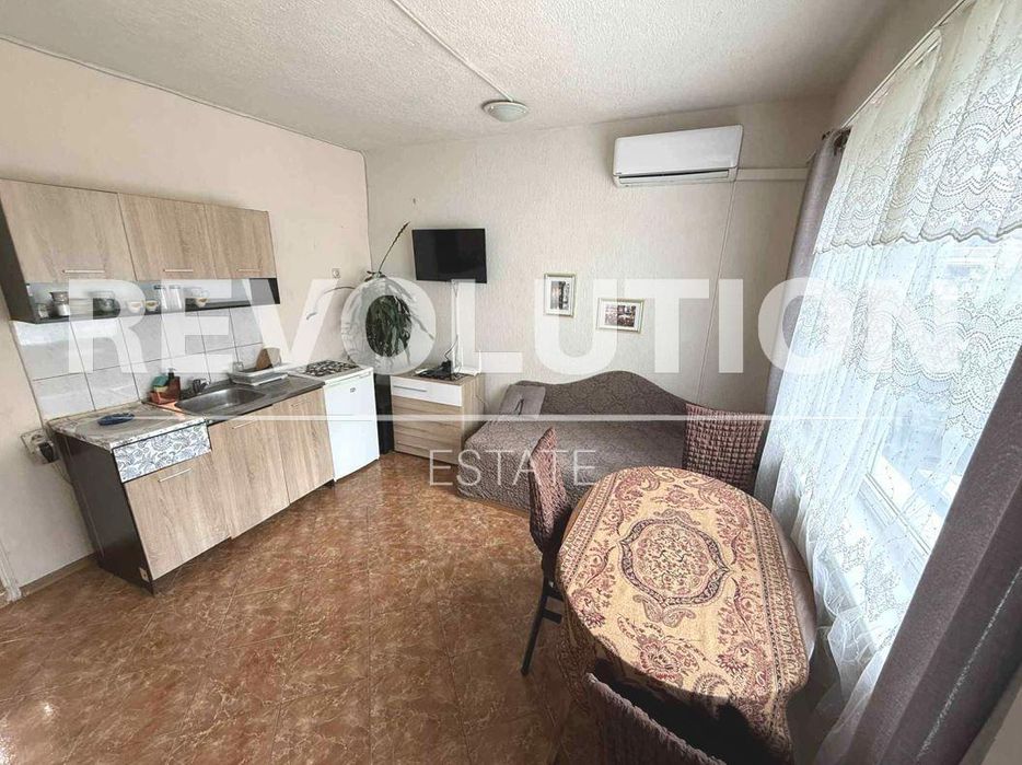 Двустаен апартамент в района на Център !