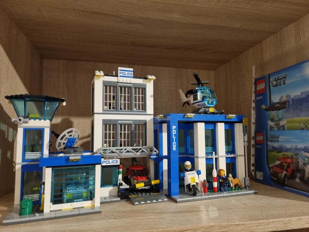Лего Пожарная часть и Полицейский участок
