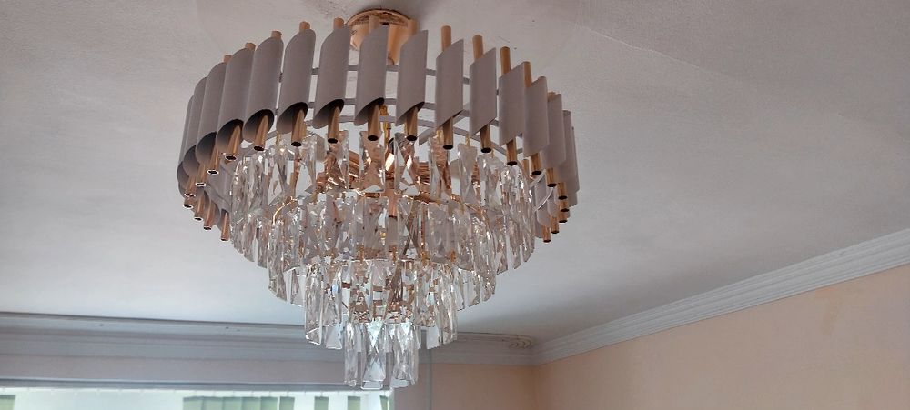 Люстры  в отличном ,в рабочем состояний