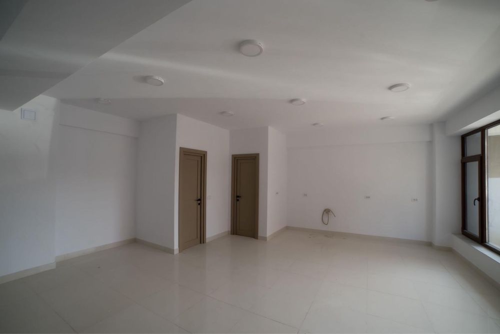 Inchiriere cladire/spatiu comercial central