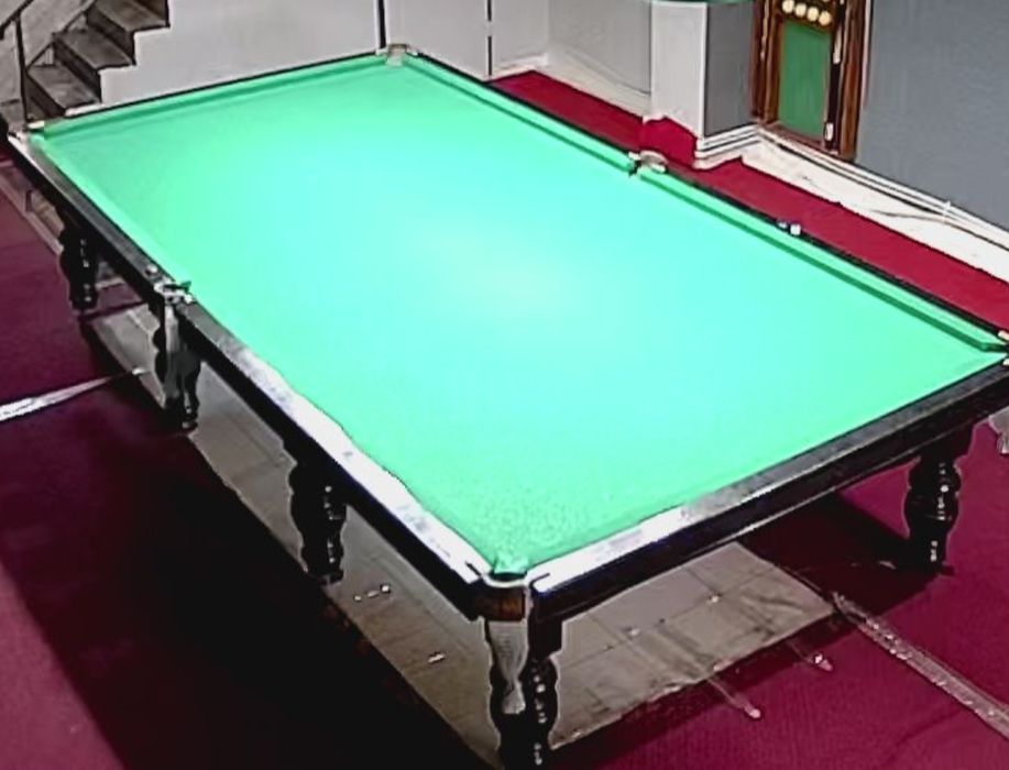 Билярдний стол сотилади