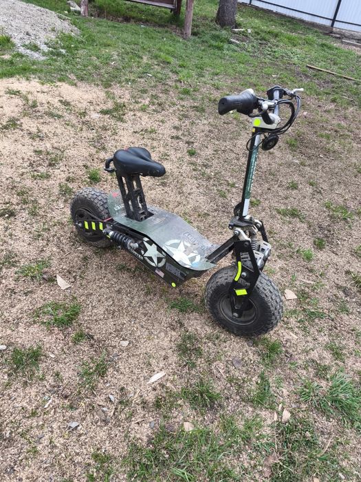 Vând atv + trotineta electrica