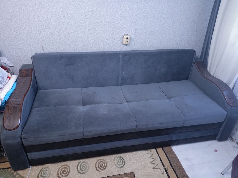 Продам диван б/у.