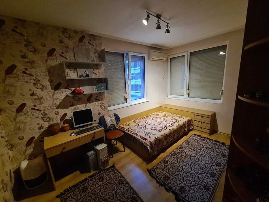Дава се под наем Двустаен апартамент в Бургас, Изгрев - 64 кв.м за 204 € - Снимка #2