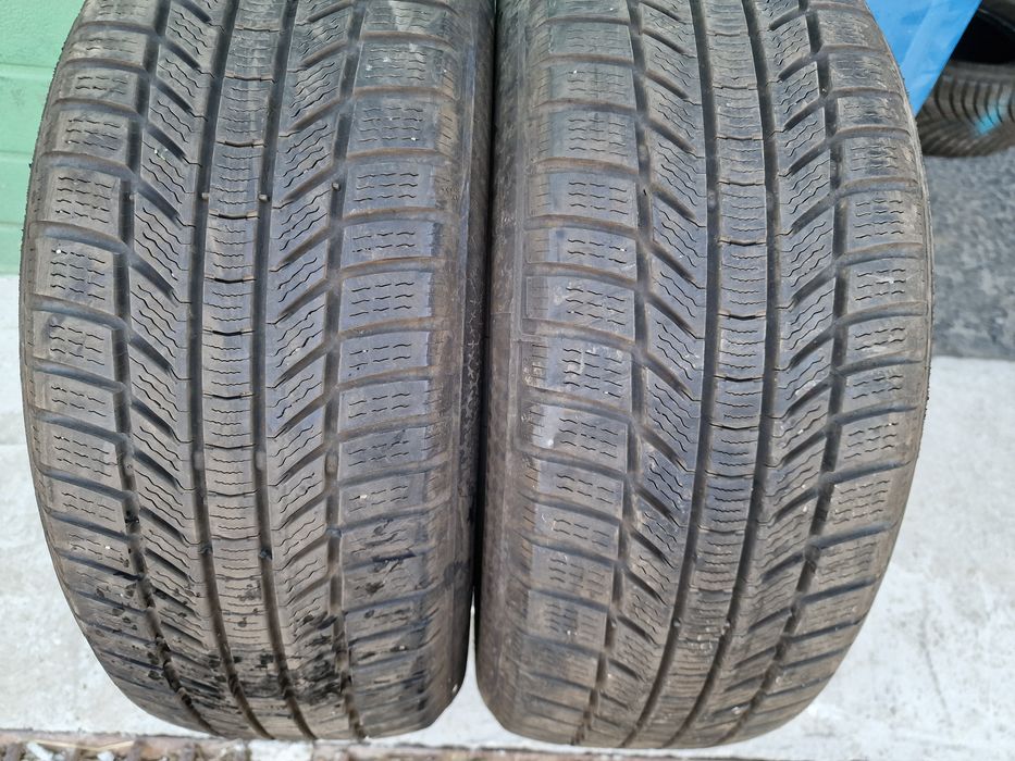 Anvelope 215/55R17 marca Continental, M +S, DOT 2022