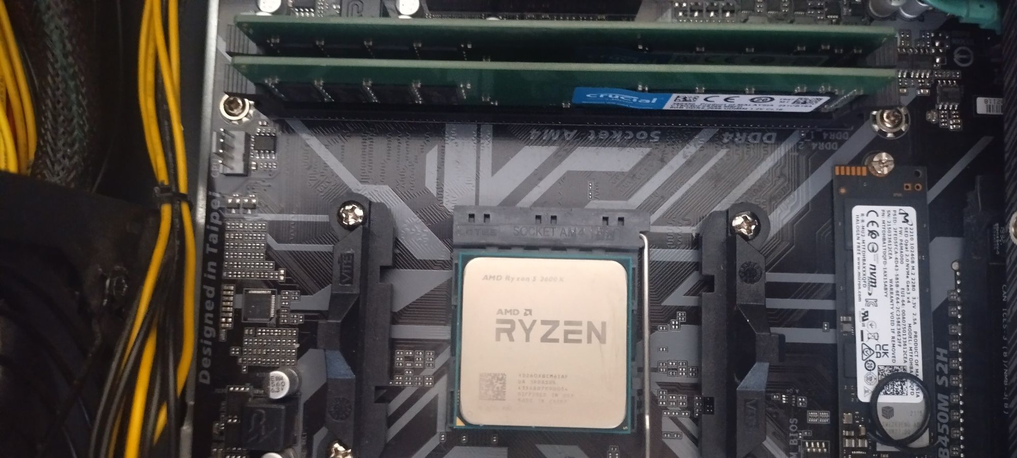 Ryzen 5 2600x / стоков охладител / Ram 16gb ddr4 . Цената е за всичко