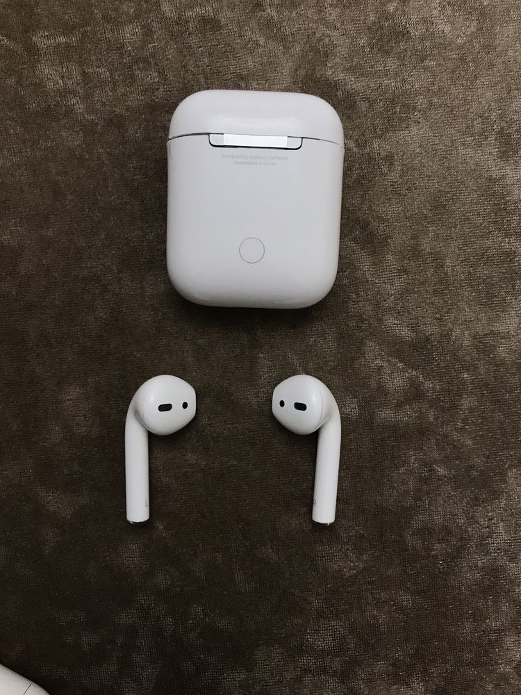 Продам левый и правый наушник AirPod’s