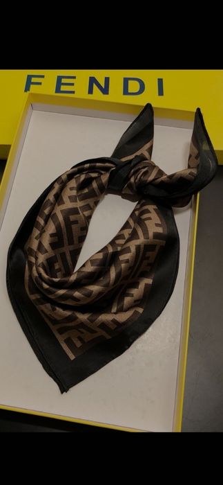 Eșarfă Fendi model 2026, 100% mătase, 90×90cm