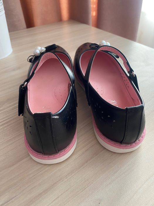 Нови обувки 35 номер