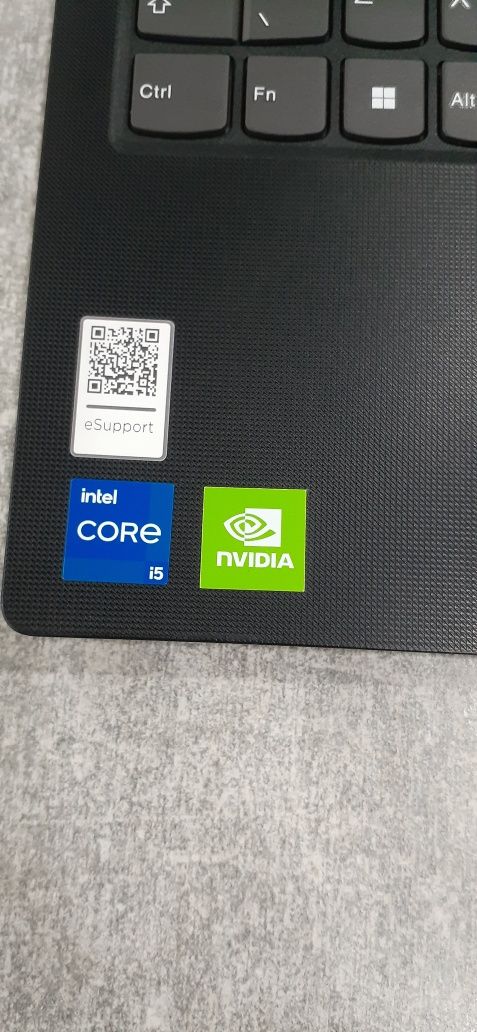 Lenovo notebook sotiladi