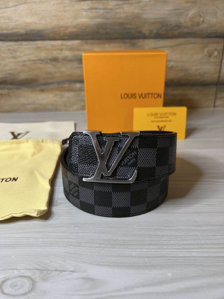 Curea Louis Vuitton Black cu catarama Silver sau Gold 115cm si 120cm