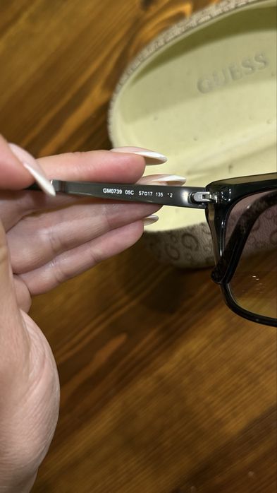 Слънчеви очила Guess