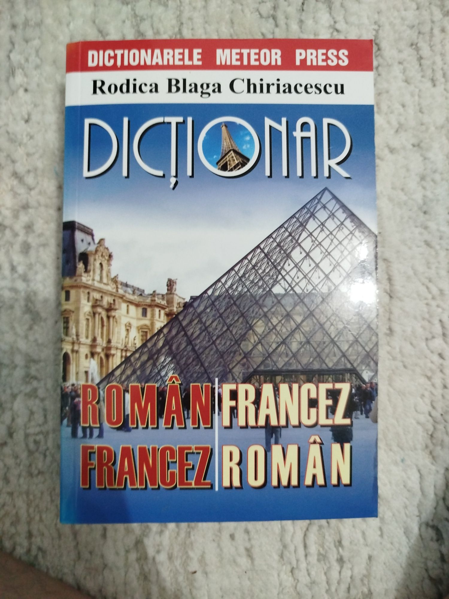 Dicționar român-francez