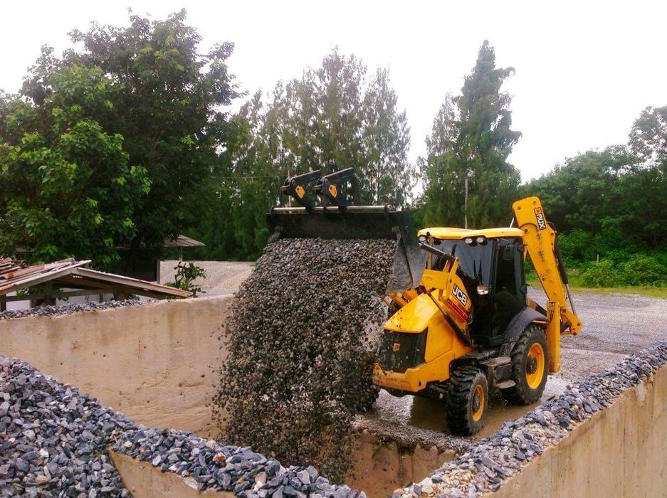 Inchiriere buldoexcavator JCB 3cx