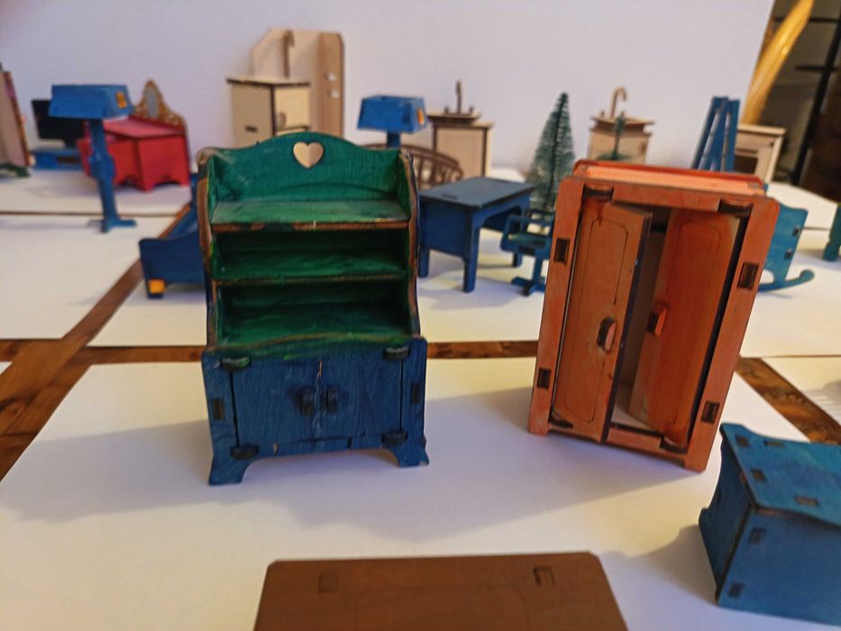 Две дървени къщи за кукли с обша цена - Намалена