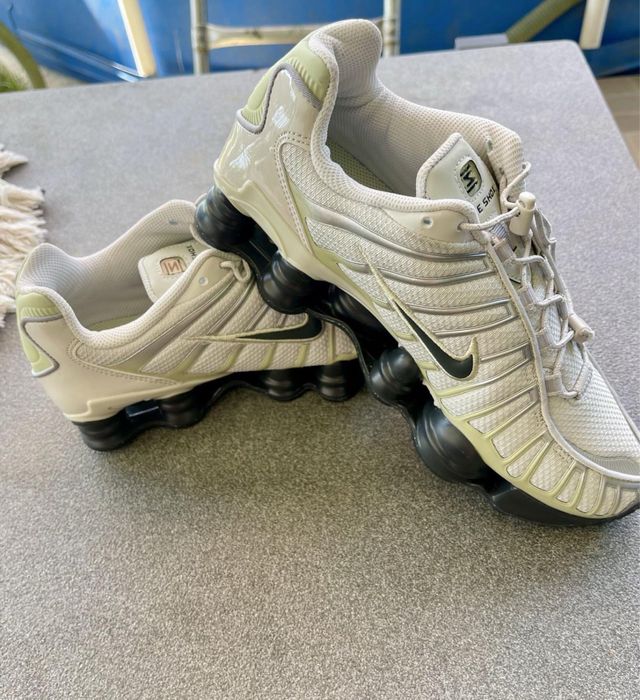 Adidasi Nike Shox produs Original Nou la pret Redus