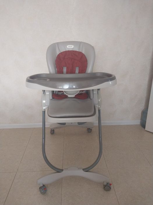 Детский обеденный стол