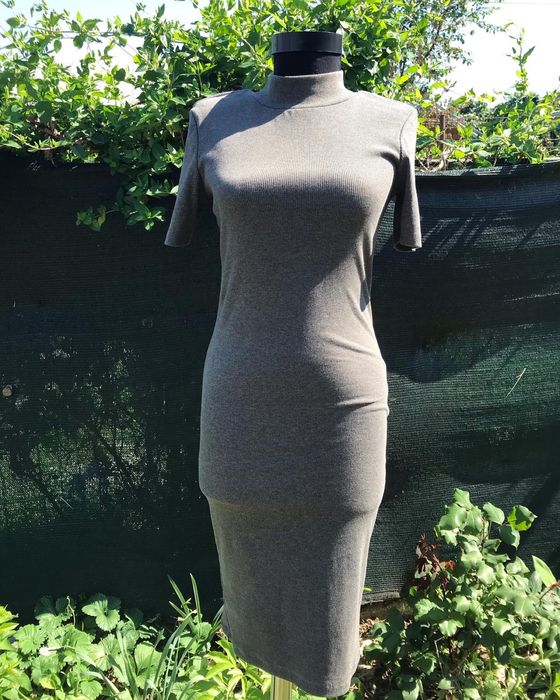 Rochie mulata pe corp, Zara