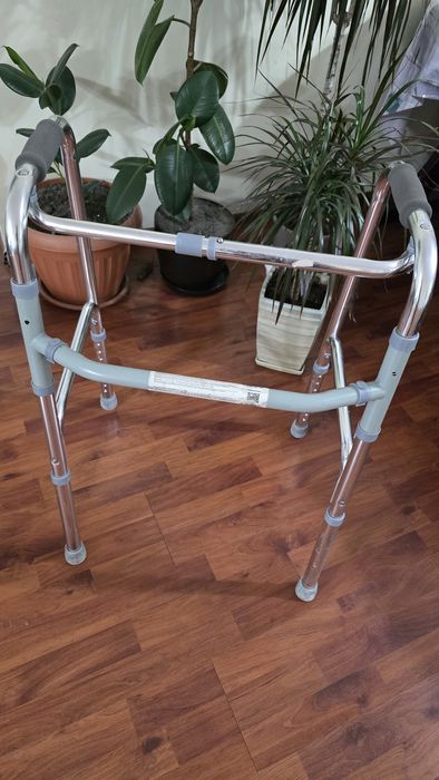 Ходунки для взрослых