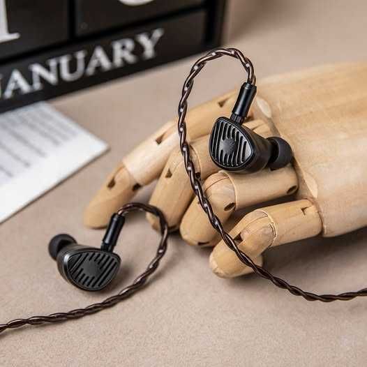 Kiwi Ears Septet 1DD + 4BA + 1 Planar + 1 PZT Quadbrid IEM Casti HiFi