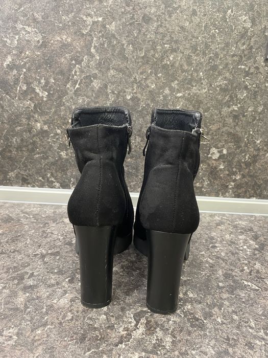 Дамски боти на ток