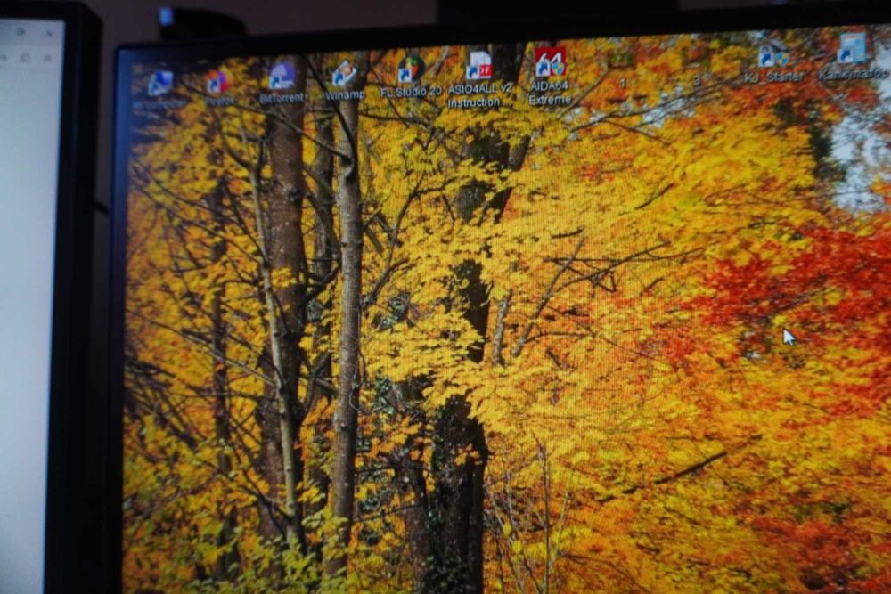 Настолен компютър pc и 1 монитор