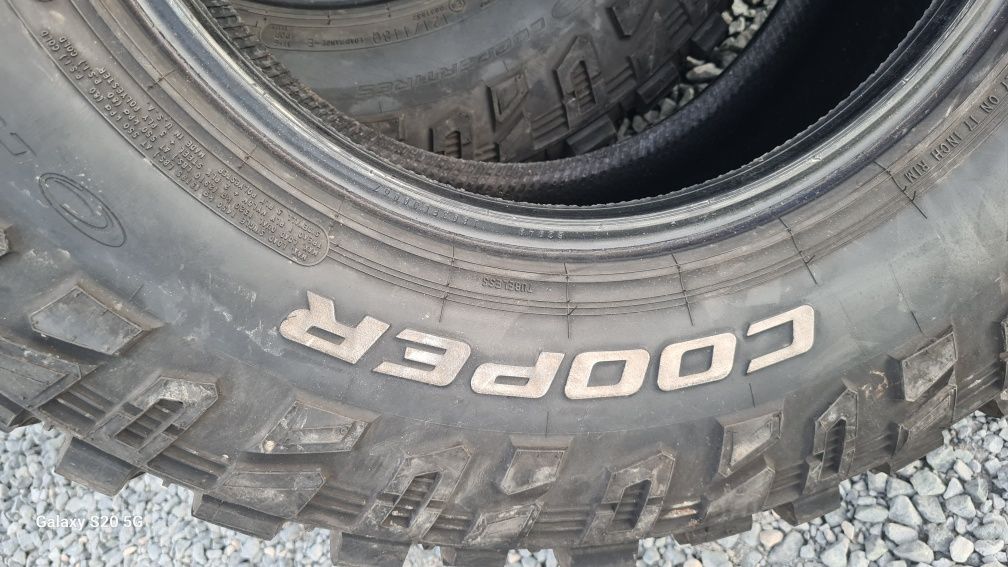 3 броя COOPER DISCOVERER stt pro por 285/70 R17 121Q