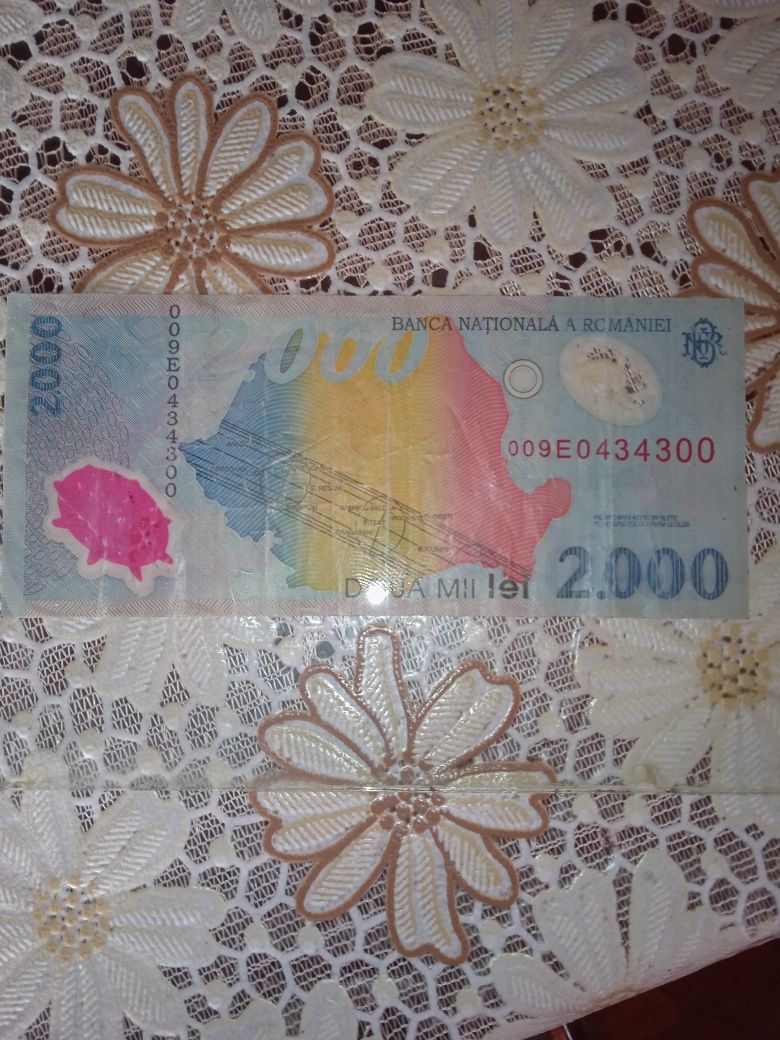 Vând urgent 2 bancnote de 2000 și 1000 lei bani vechi