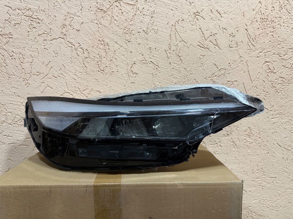 Продается фара на машину Hyundai Elantra