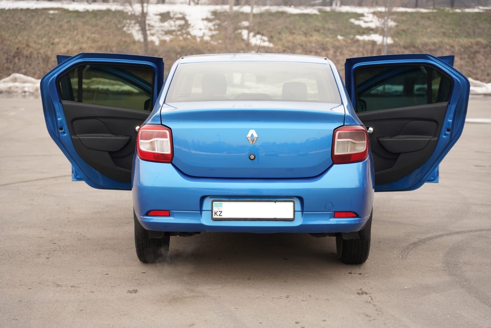 Renault Logan(Рено логан) 2015г