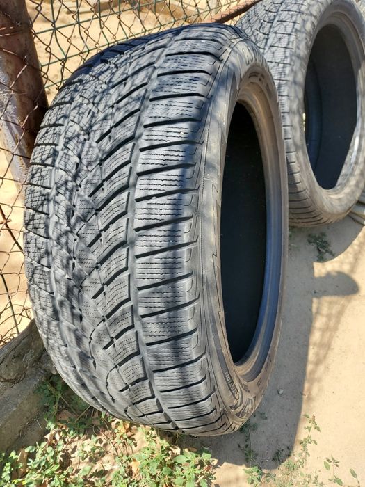 Anvelope  iarna 255.55 19 continental